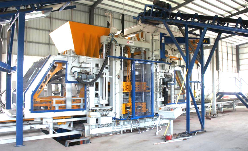 Mașinile de cărămidă Quangong își pun amprenta în sudul Chinei – cărămizi de pavaj și cărămizi în formă de diamant, manipulate de o singură mașină